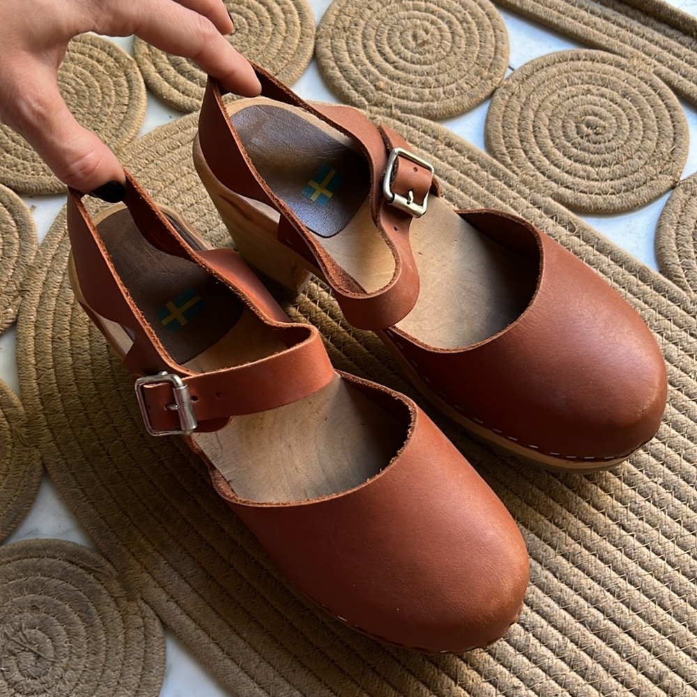 MIA ABBA CLOG - EU 39/US 7.5-8